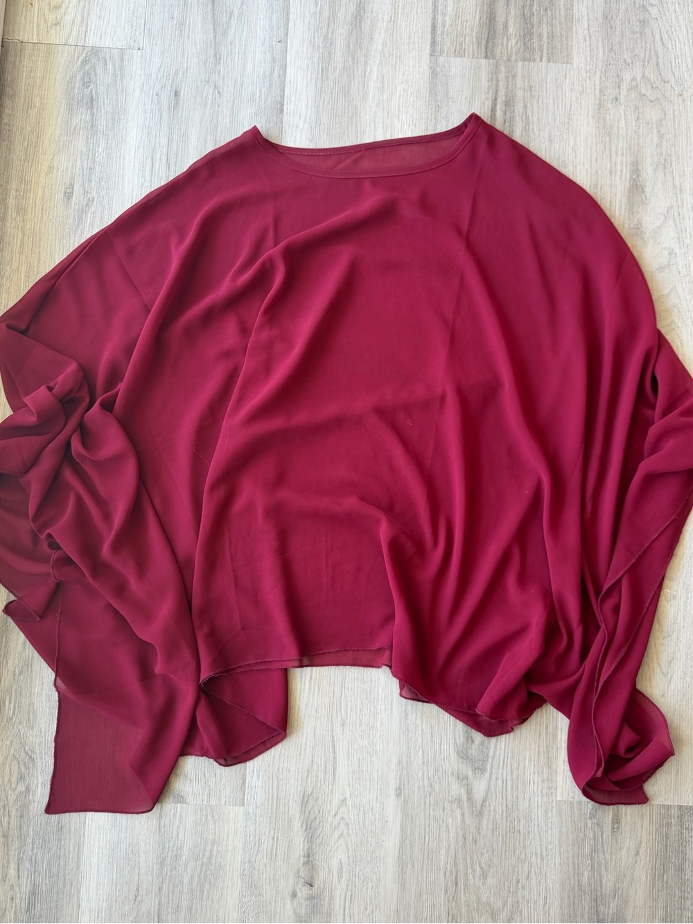 SHEER PONCHO WITH BATWING SLEEVES IN DEEP WINE